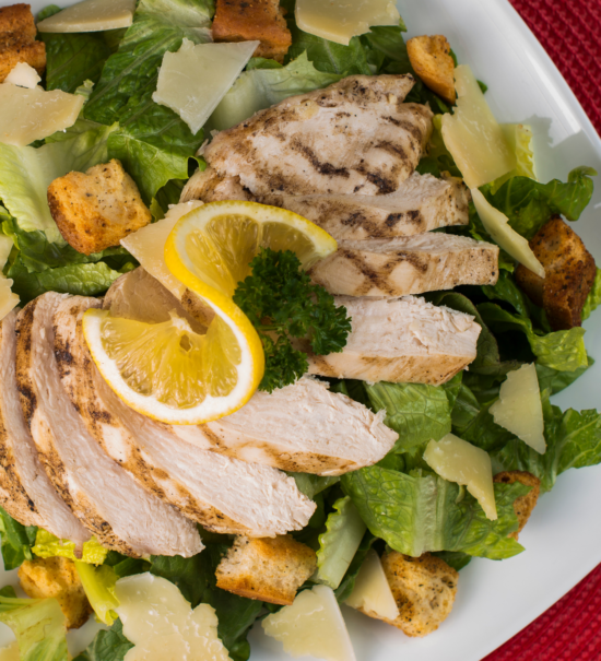 Gluten-free Greek salad with grilled chicken